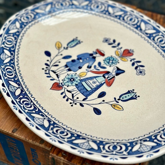 Johnson Brothers Hearts & Flowers 13” Platter - Picture 4 of 8